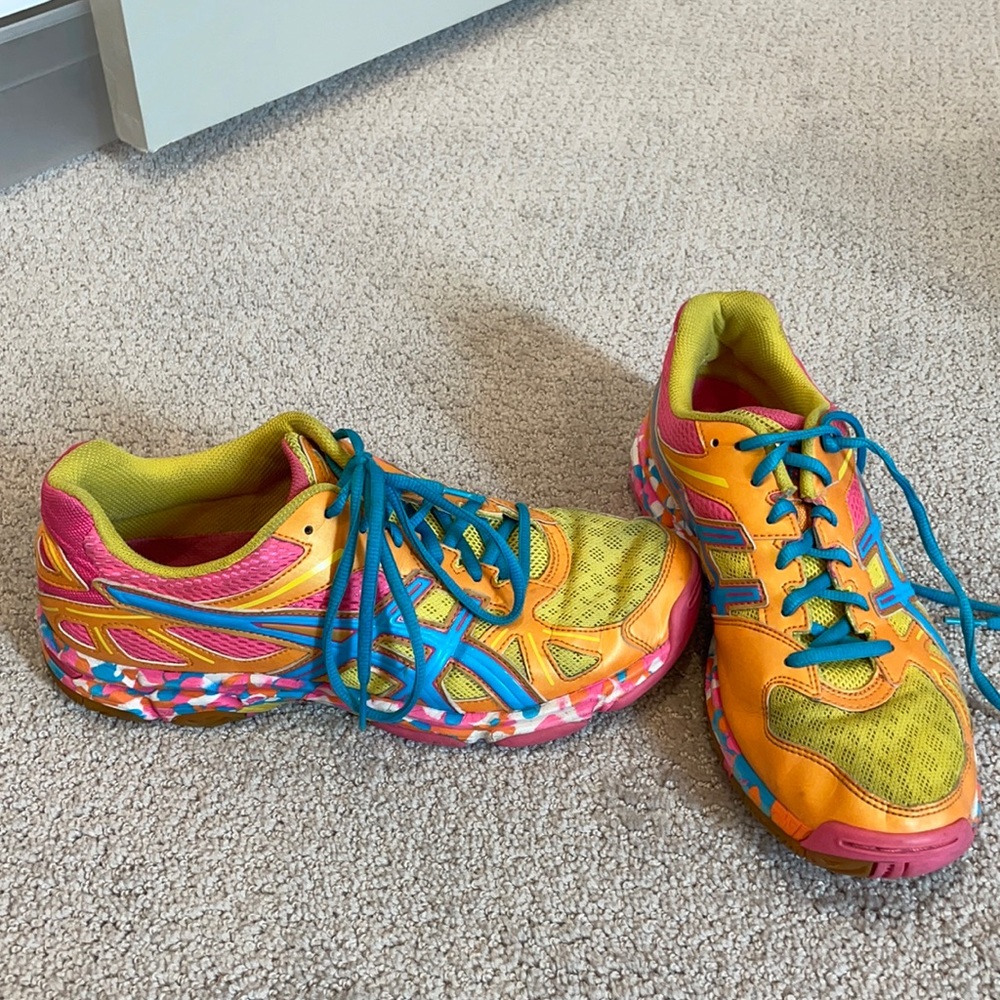 asics volleyball shoes size 9.5